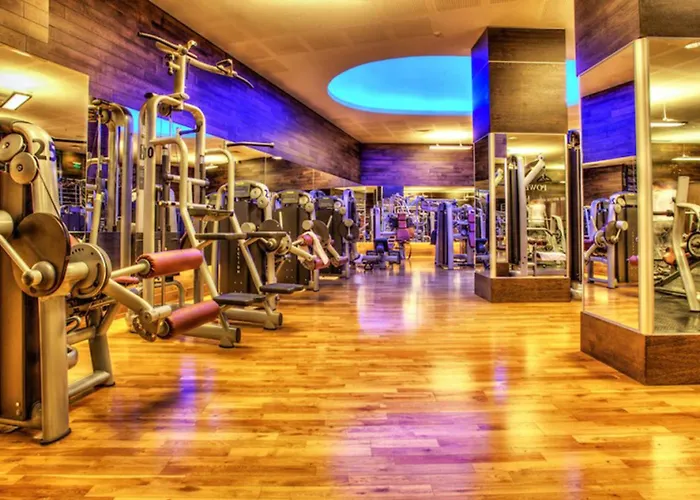 Budapest Eye Apartment With Gym & Spa